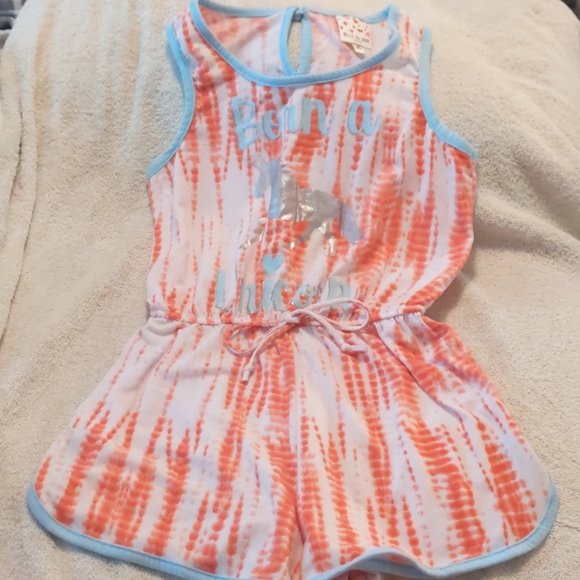 Girl's romper size Medium - Picture 1 of 4